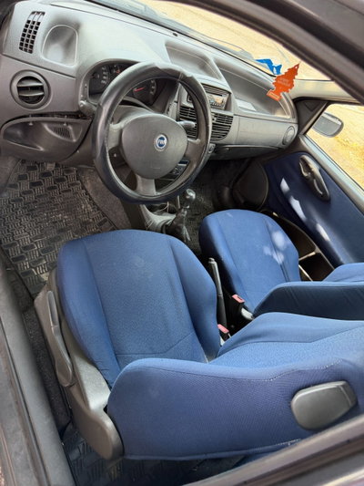 Fiat Punto 1.2 16V 3 porte Emotion (5)