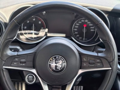 Alfa Romeo Giulia 2.2 Turbodiesel 210 CV AT8 AWD Q4 Veloce (12)