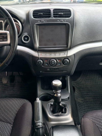 Fiat Freemont 2.0 Mjt 170 CV 4x4 Automatica Lounge (11)