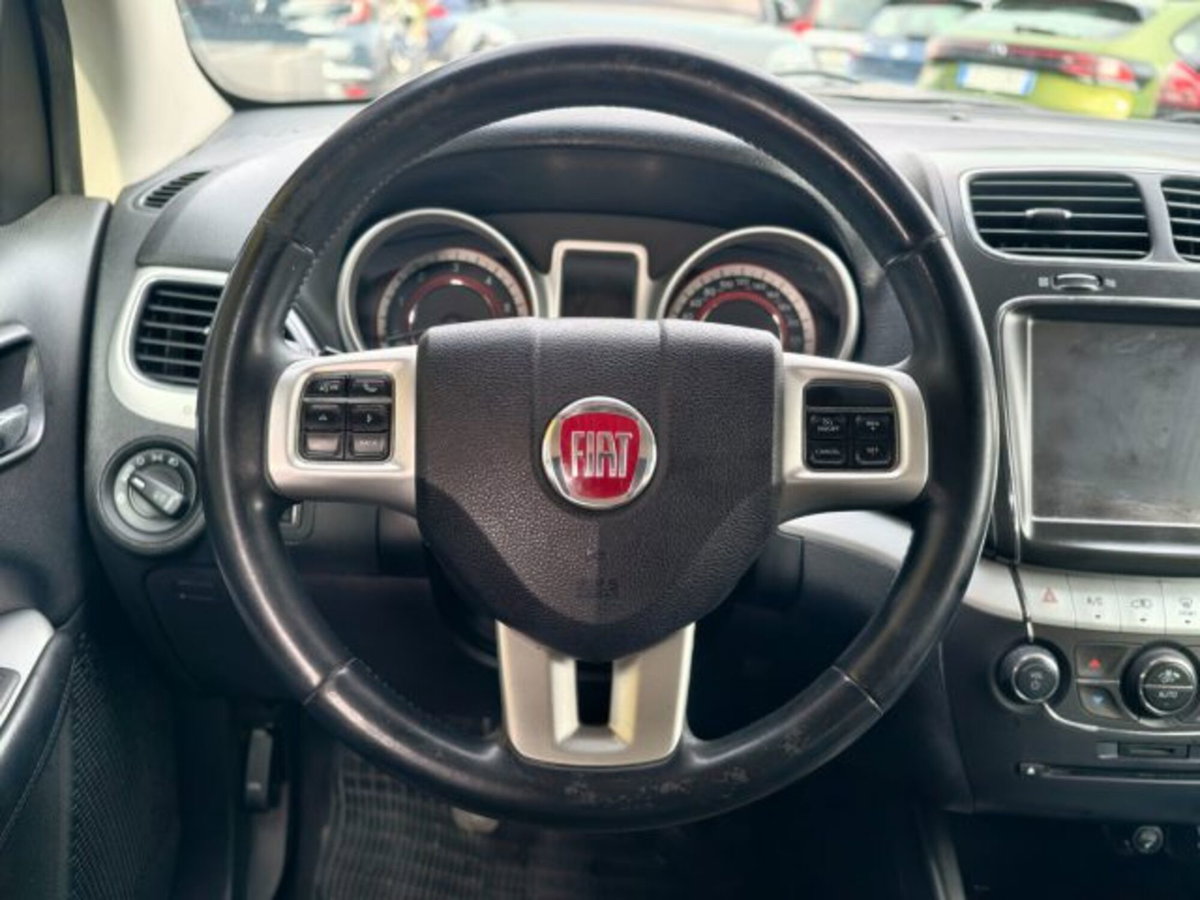 Fiat Freemont 2.0 Mjt 170 CV 4x4 Automatica Lounge (9)