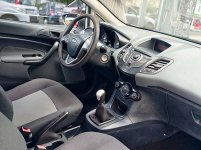 Ford Fiesta 1.4 TDCi 68CV 3 porte Titanium (12)