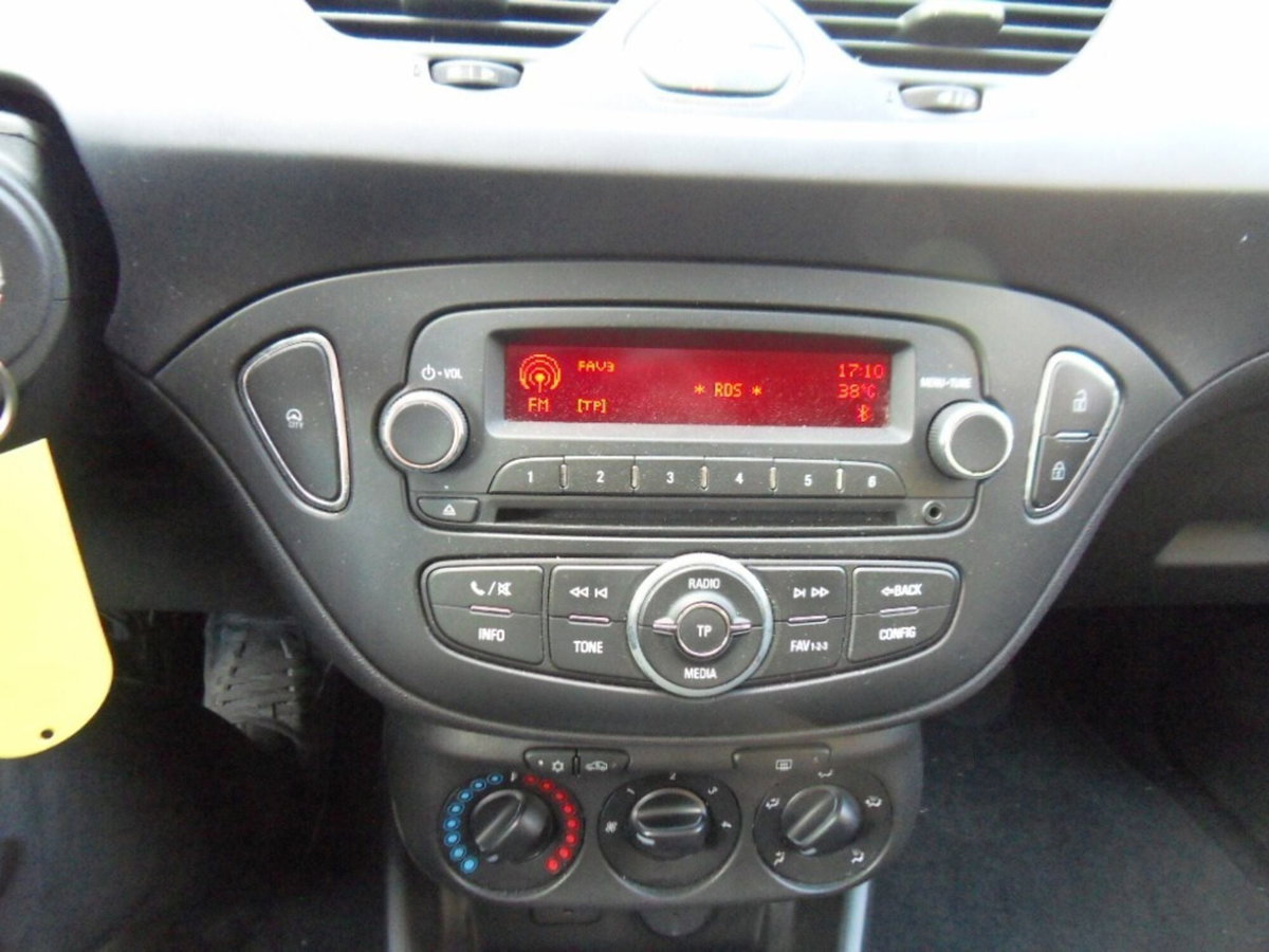 Opel Corsa 1.2 5 porte Advance (7)