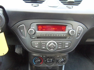 Opel Corsa 1.2 5 porte Advance (7)