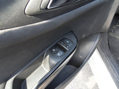 Opel Corsa 1.2 5 porte Advance (8)