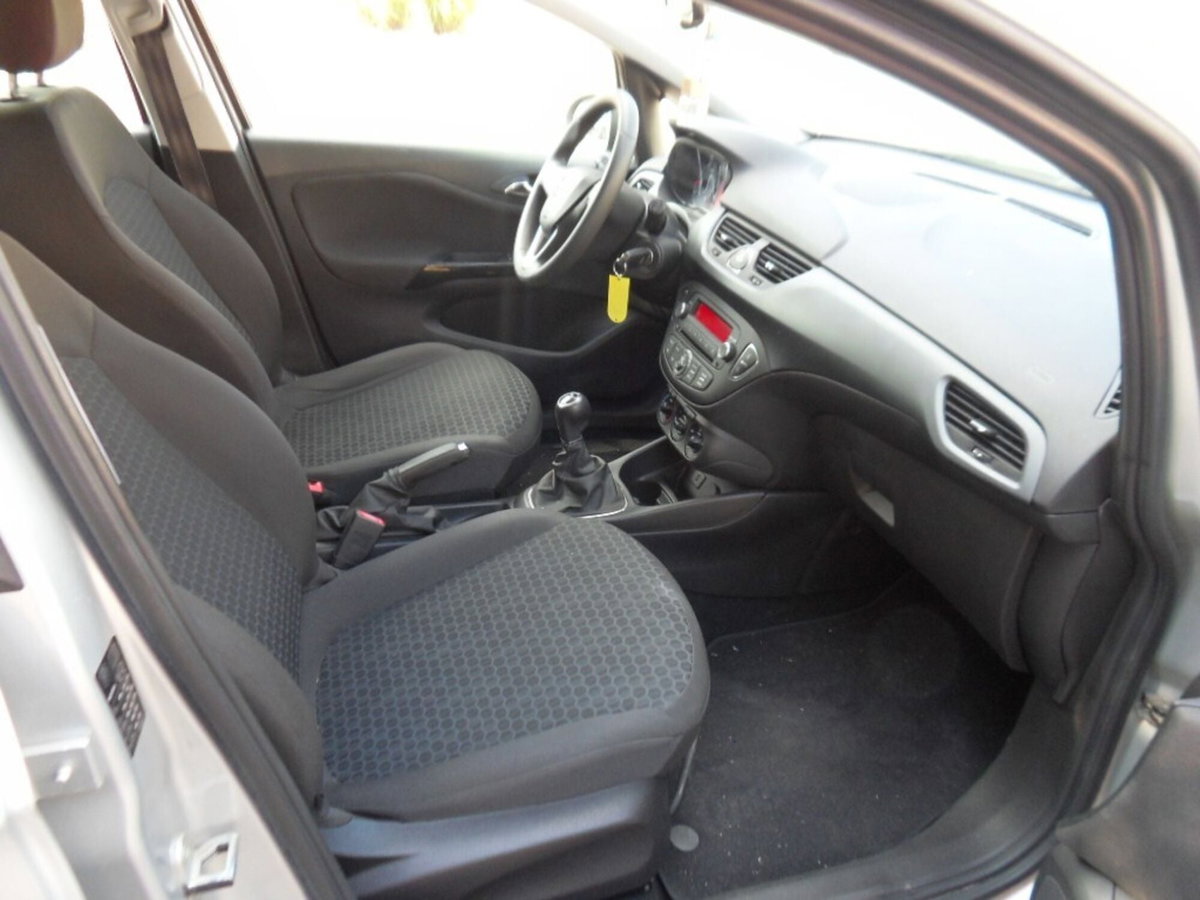 Opel Corsa 1.2 5 porte Advance (9)