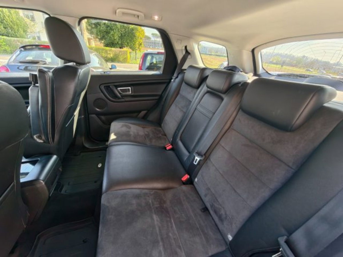 Land Rover Discovery Sport 2.0 TD4 150 CV Deep Blue Edition (15)
