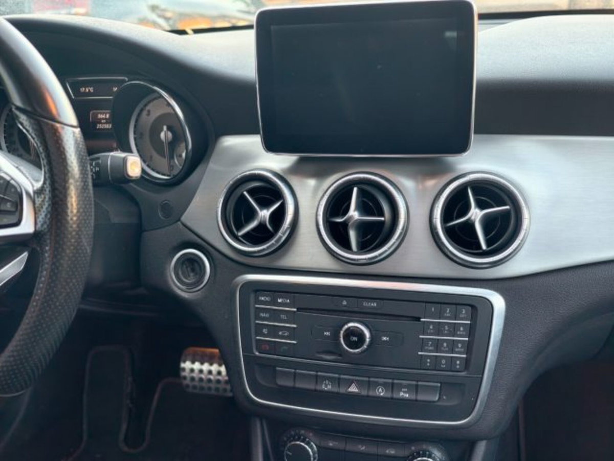 Mercedes-Benz CLA Shooting Brake 220 d Automatic Premium (12)