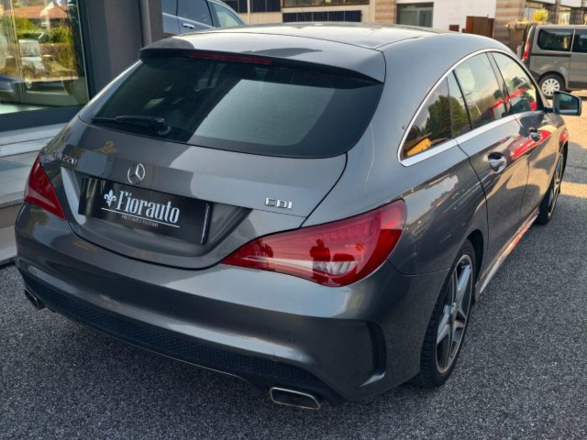 Mercedes-Benz CLA Shooting Brake 220 d Automatic Premium (4)