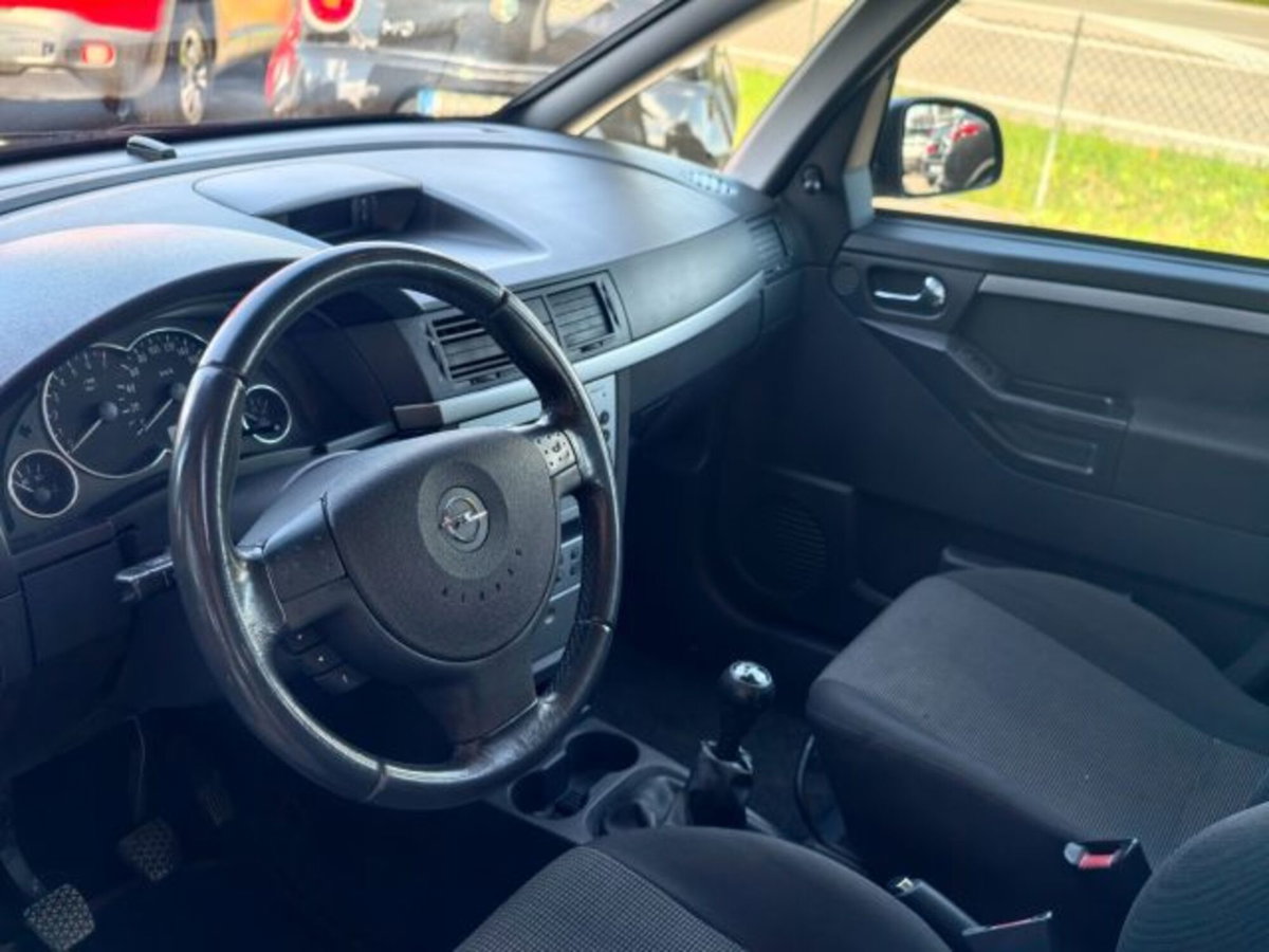 Opel Meriva 1.6 16V Cosmo (7)