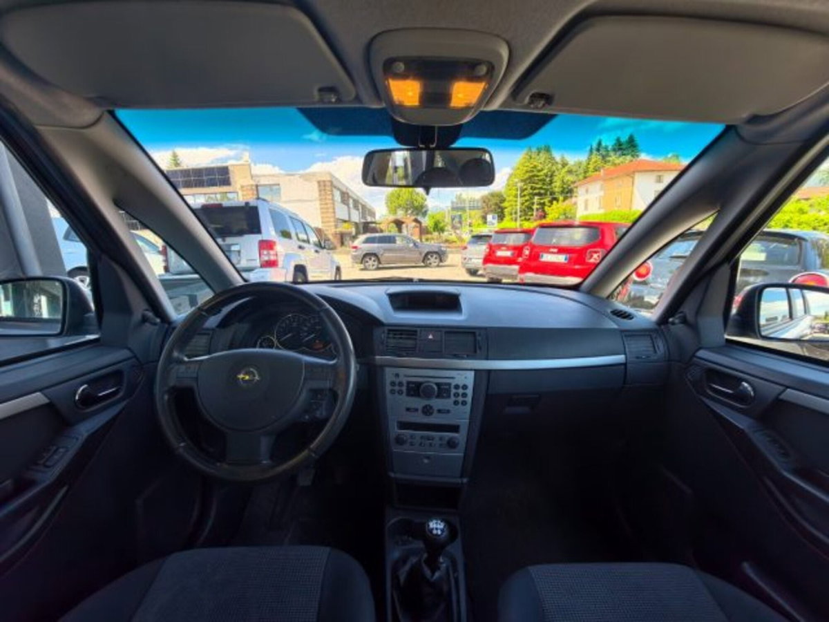 Opel Meriva 1.6 16V Cosmo (9)
