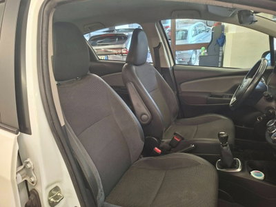 Toyota Yaris 1.D-4D 5 porte Cool (13)