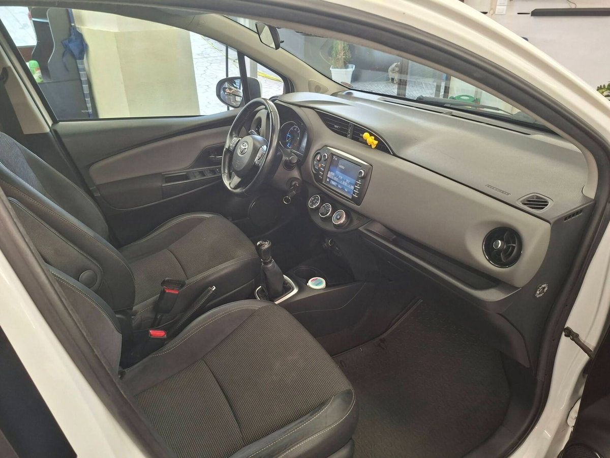 Toyota Yaris 1.D-4D 5 porte Cool (15)
