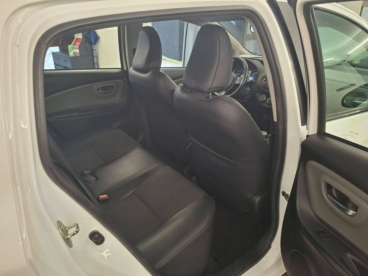 Toyota Yaris 1.D-4D 5 porte Cool (7)