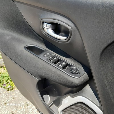Jeep Renegade 2.0 Mjt 140CV 4WD Active Drive Longitude (13)