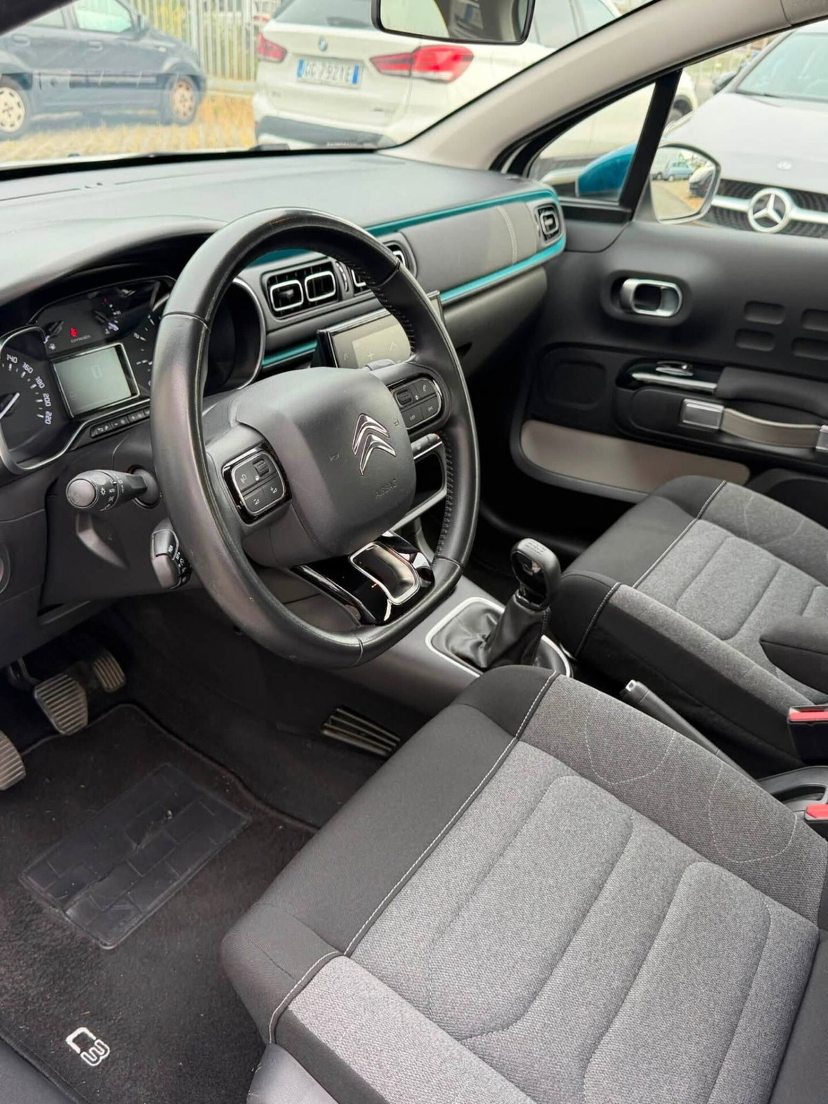 Citroen C3 BlueHDi 100 S&S Shine Pack (13)