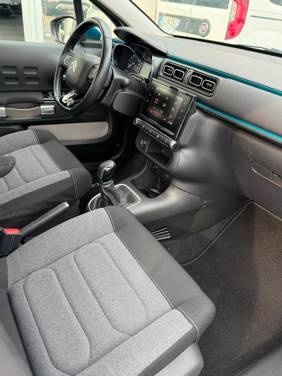 Citroen C3 BlueHDi 100 S&S Shine Pack (4)