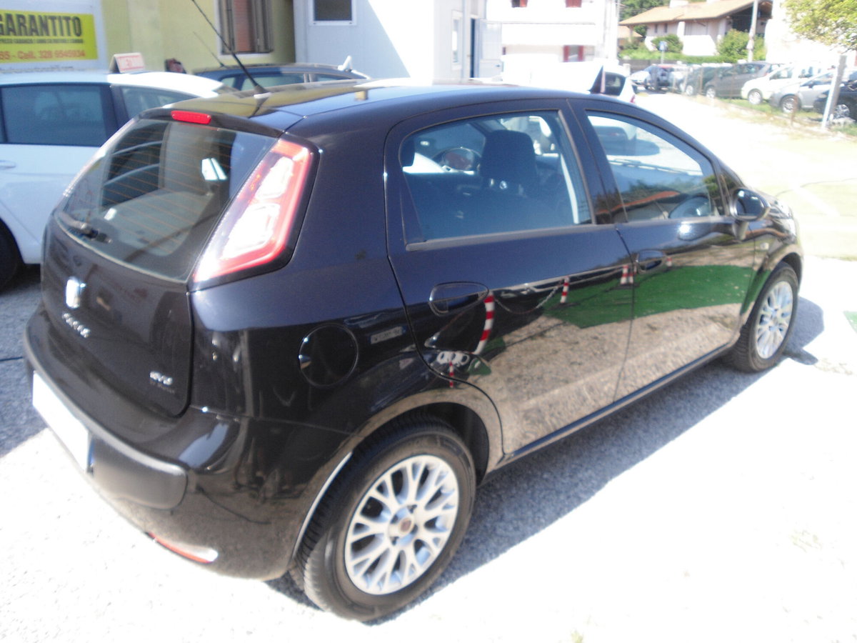 Fiat Punto Evo 1.3 Mjt 95 CV DPF 5 porte S&S Dualogic Emotion (5)