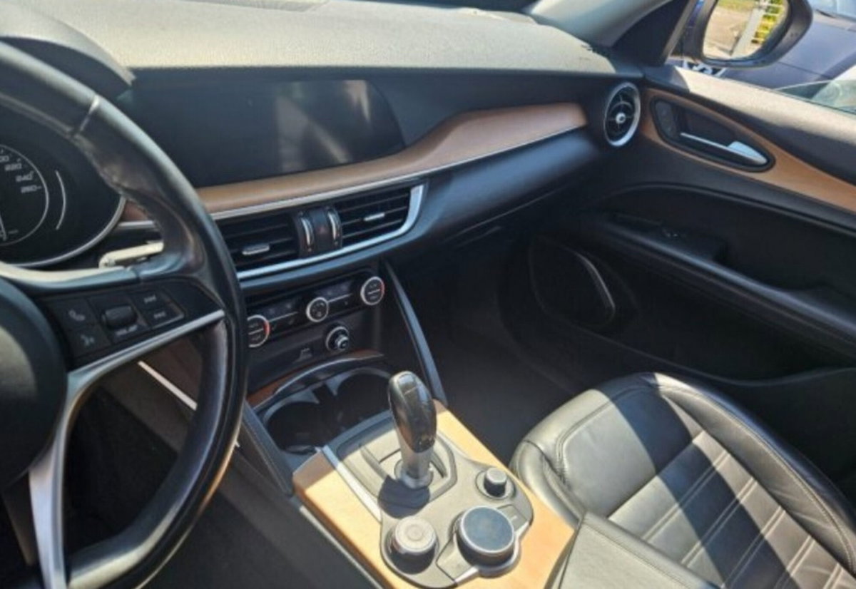 Alfa Romeo Stelvio Stelvio 2.2 Turbodiesel 180 CV AT8 RWD Super (11)