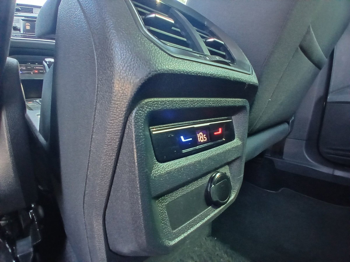 Volkswagen Tiguan 2.0 TDI 150 CV SCR DSG 4MOTION Life (19)