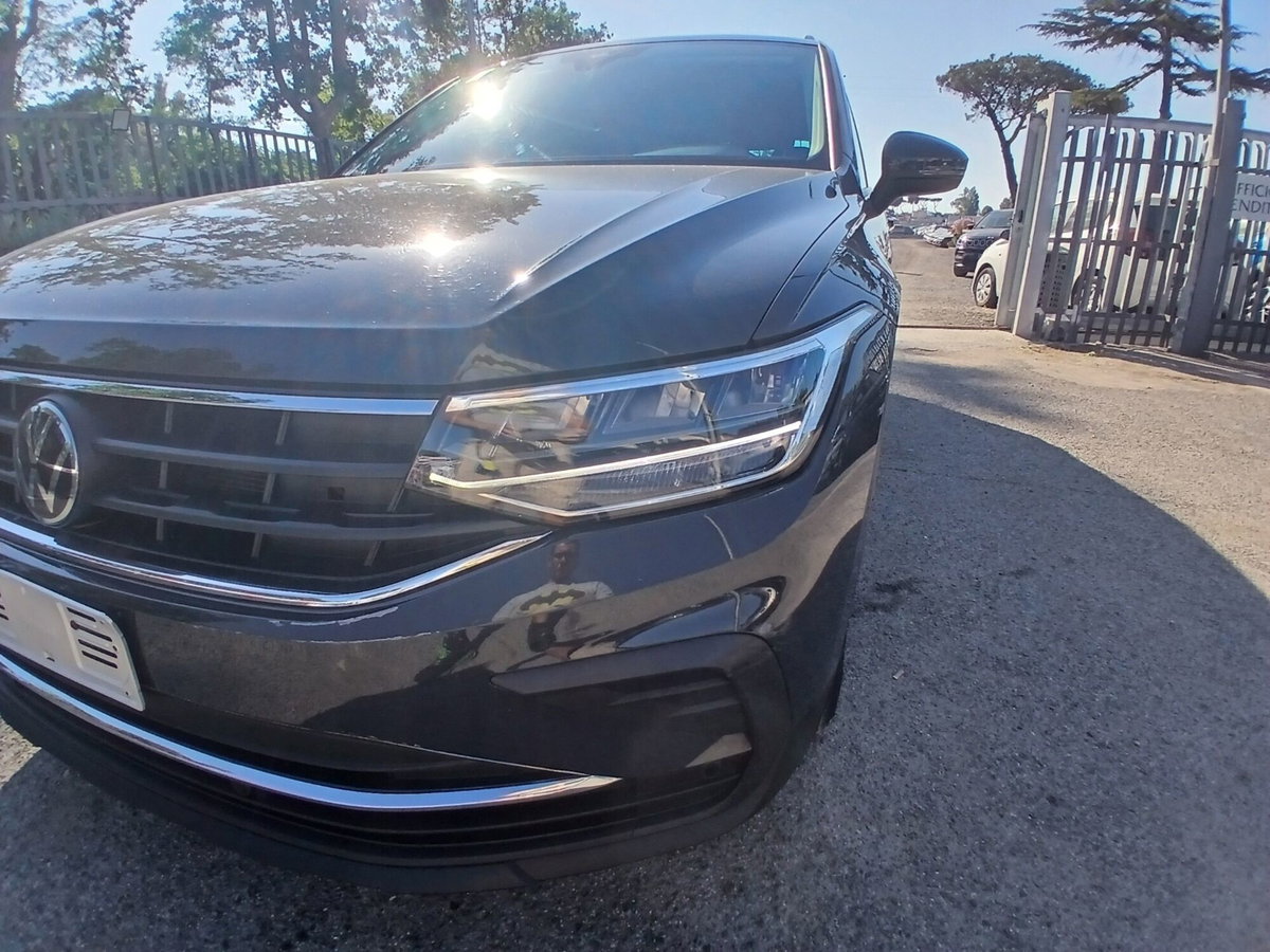 Volkswagen Tiguan 2.0 TDI 150 CV SCR DSG 4MOTION Life (9)