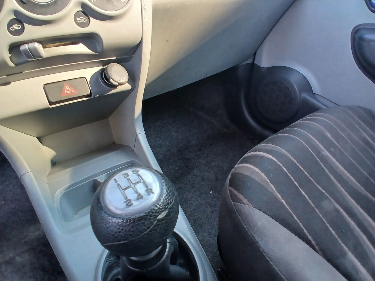 Nissan Pixo 1.0 5 porte Easy (11)