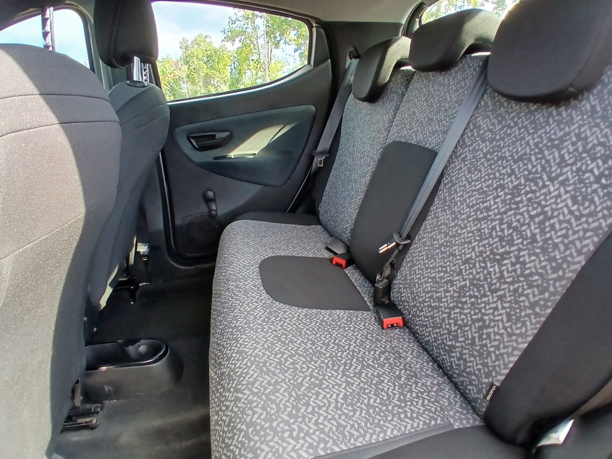 Lancia Ypsilon 1.2 69 CV 5 porte GPL Ecochic Silver (11)