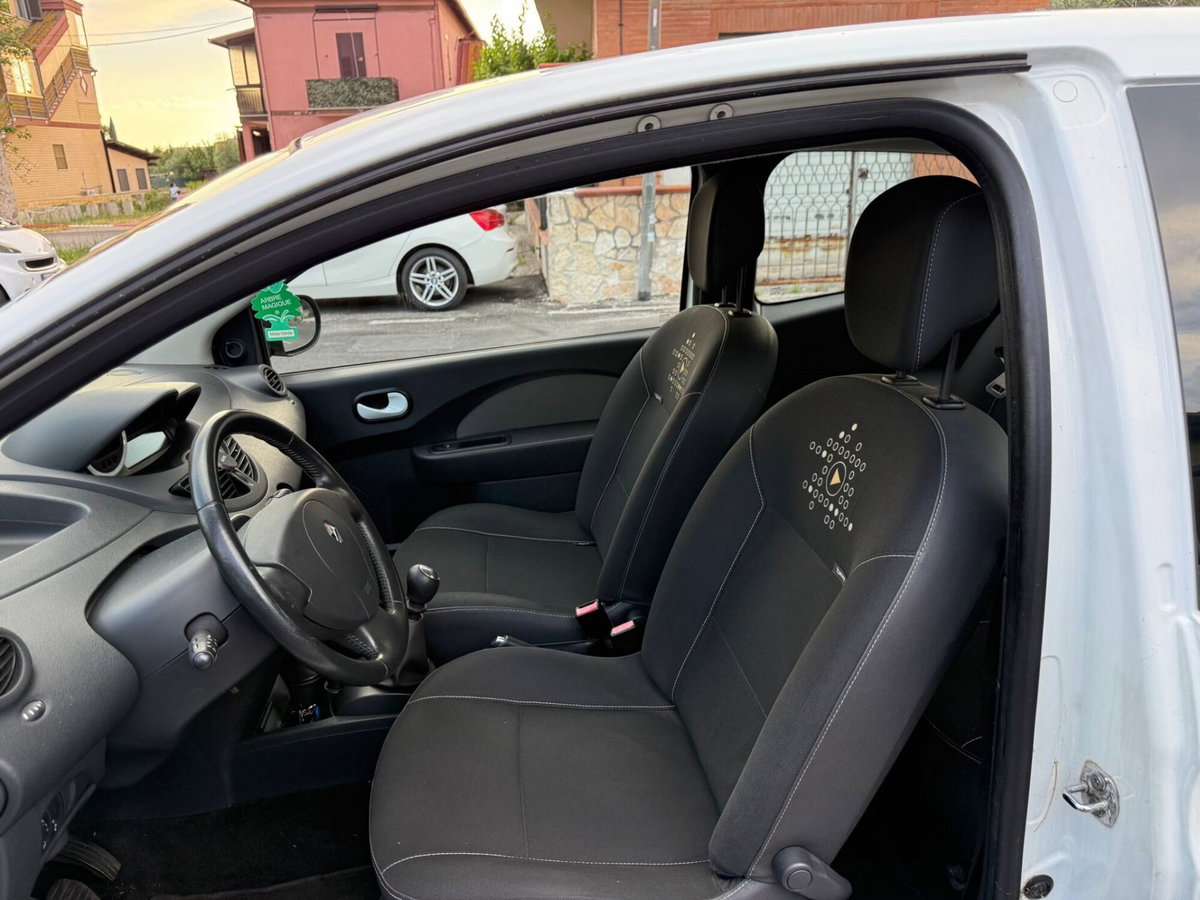 Renault Twingo 1.2 16V LEV Live (7)