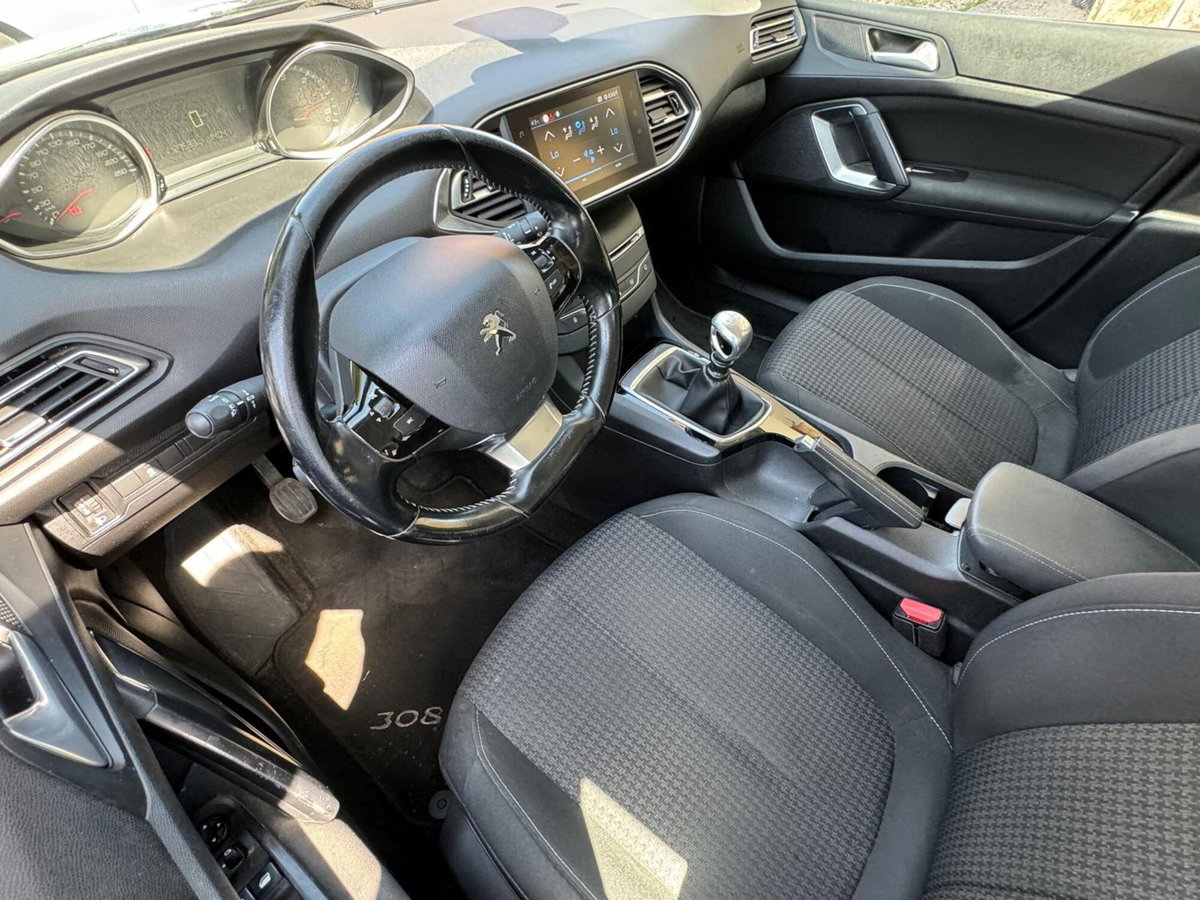 Peugeot 308 SW BlueHDi 120 S&S Business (9)