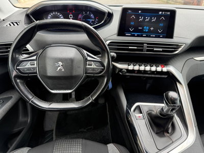 Peugeot 3008 BlueHDi 130 S&S Business (8)