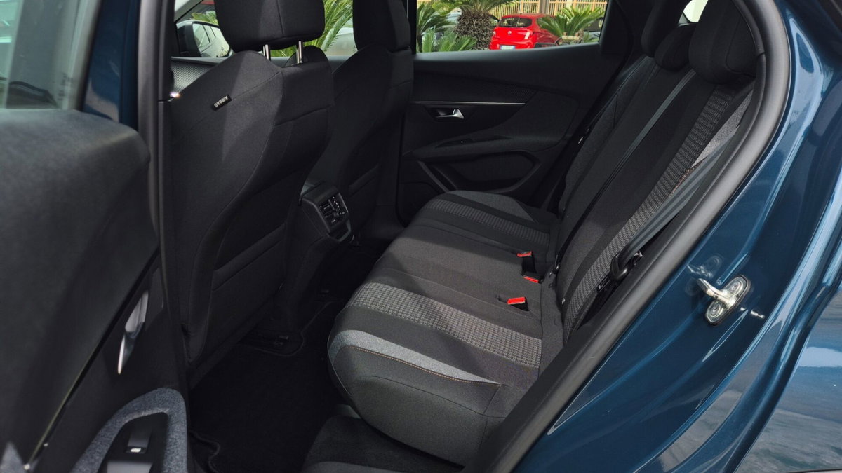 Peugeot 3008 BlueHDi 130 S&S EAT8 Active Pack (13)