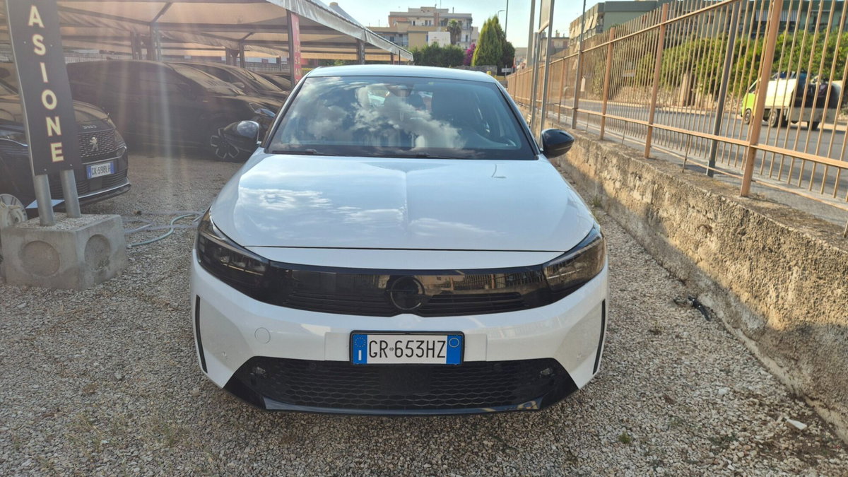 Opel Corsa 1.2 Design & Tech