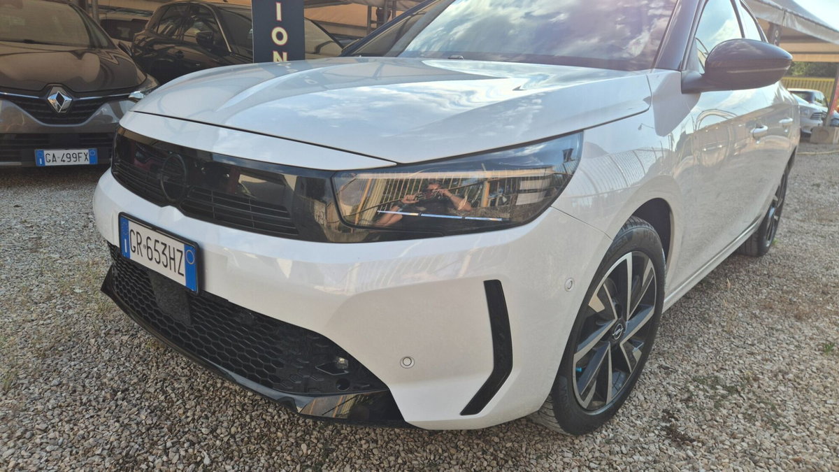 Opel Corsa 1.2 Design & Tech (3)