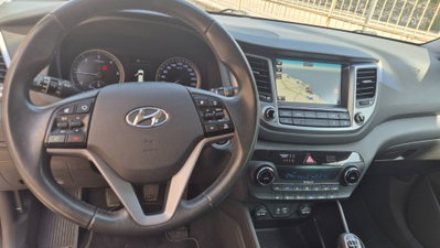 Hyundai Tucson 1.7 CRDi XPossible (10)