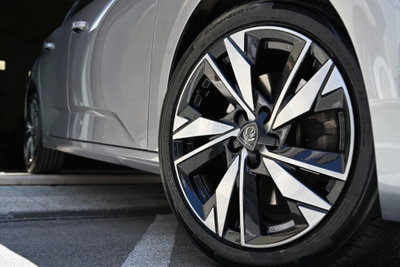 Peugeot 308 BlueHDi 130 S&S EAT8 Allure Pack (13)