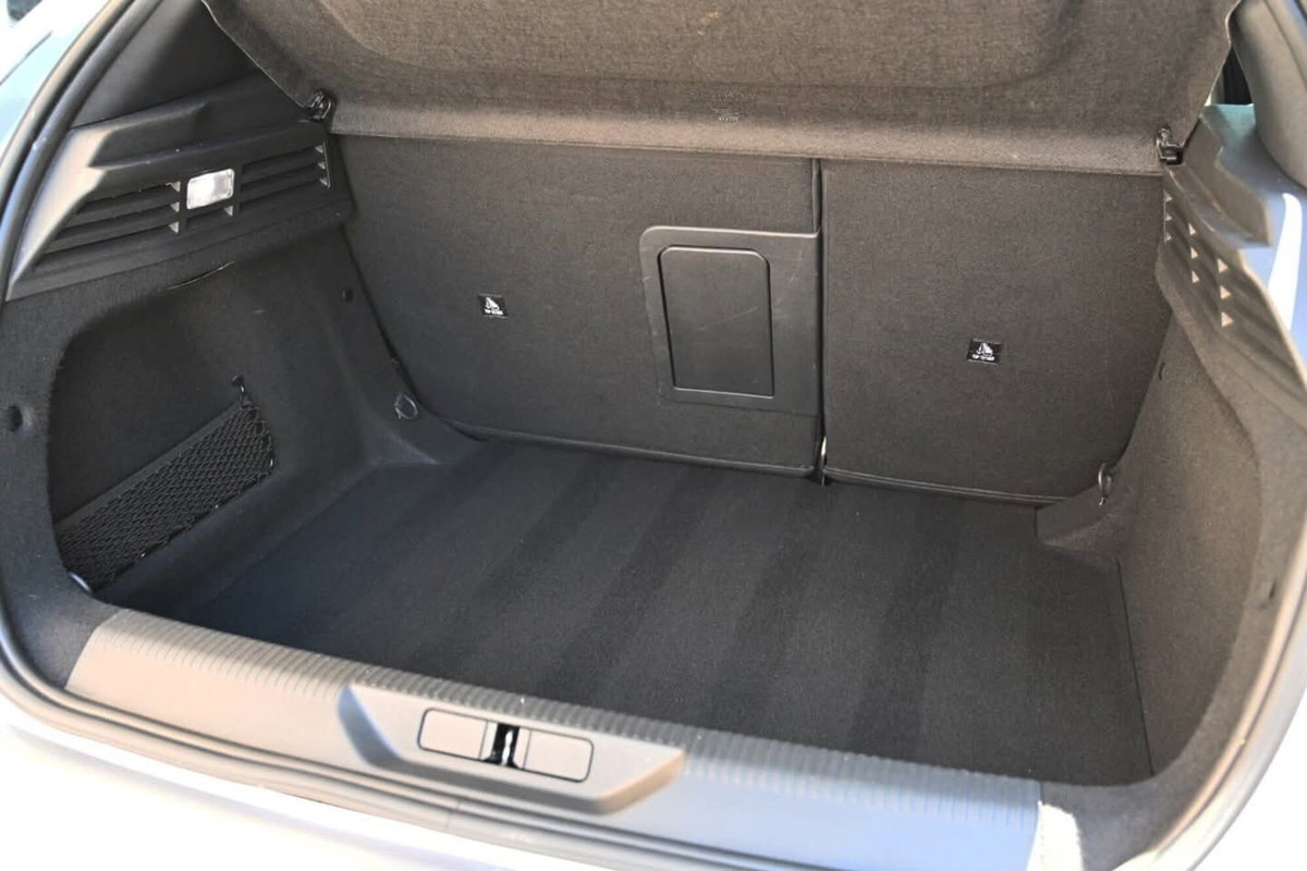 Peugeot 308 BlueHDi 130 S&S EAT8 Allure Pack (16)