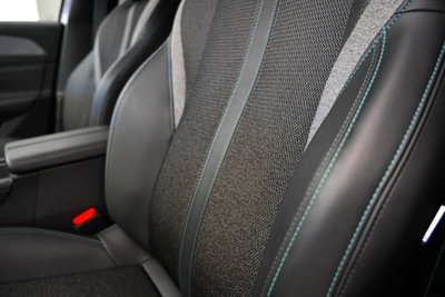 Peugeot 308 BlueHDi 130 S&S EAT8 Allure Pack (6)