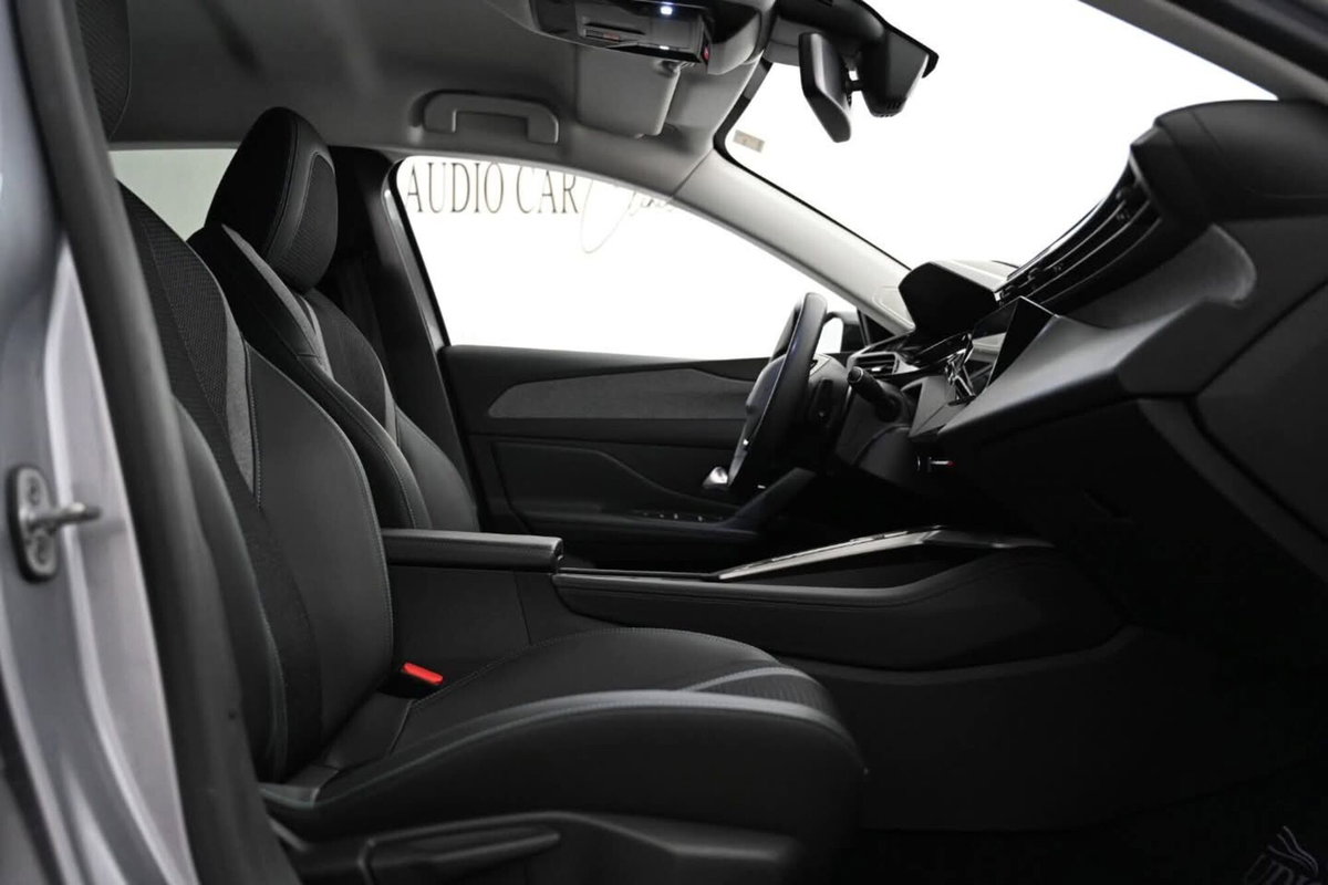 Peugeot 308 BlueHDi 130 S&S EAT8 Allure Pack (9)