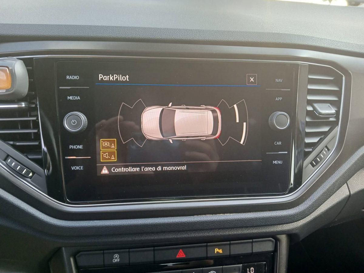 Volkswagen T-Roc 1.6 TDI SCR Business BlueMotion Technology (11)