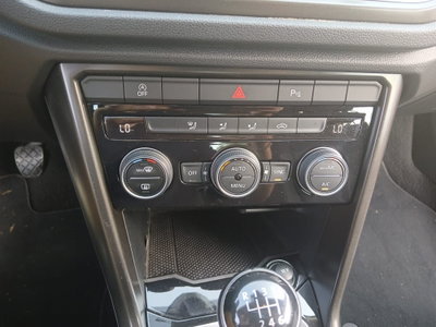 Volkswagen T-Roc 1.6 TDI SCR Business BlueMotion Technology (13)