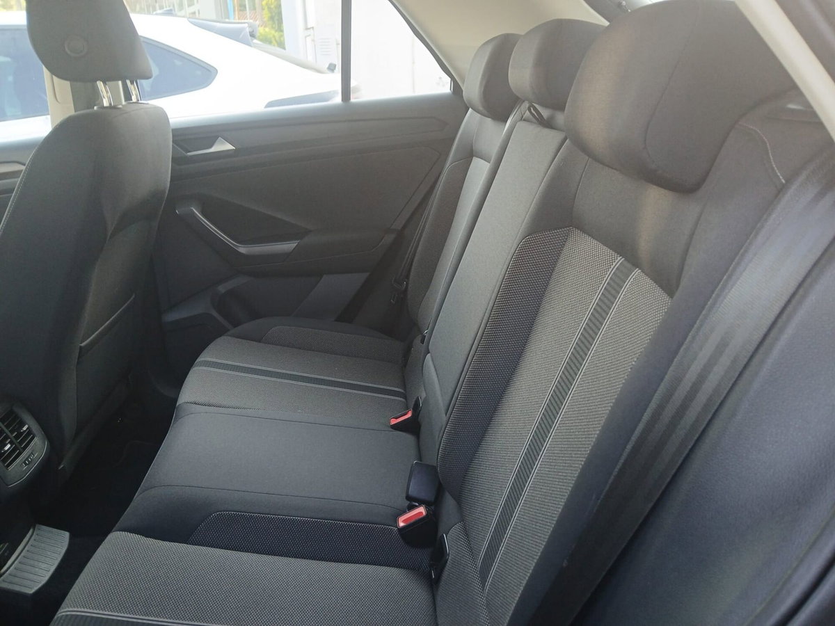 Volkswagen T-Roc 1.6 TDI SCR Business BlueMotion Technology (7)