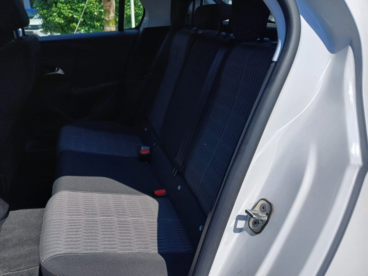 Opel Corsa 1.2 (8)
