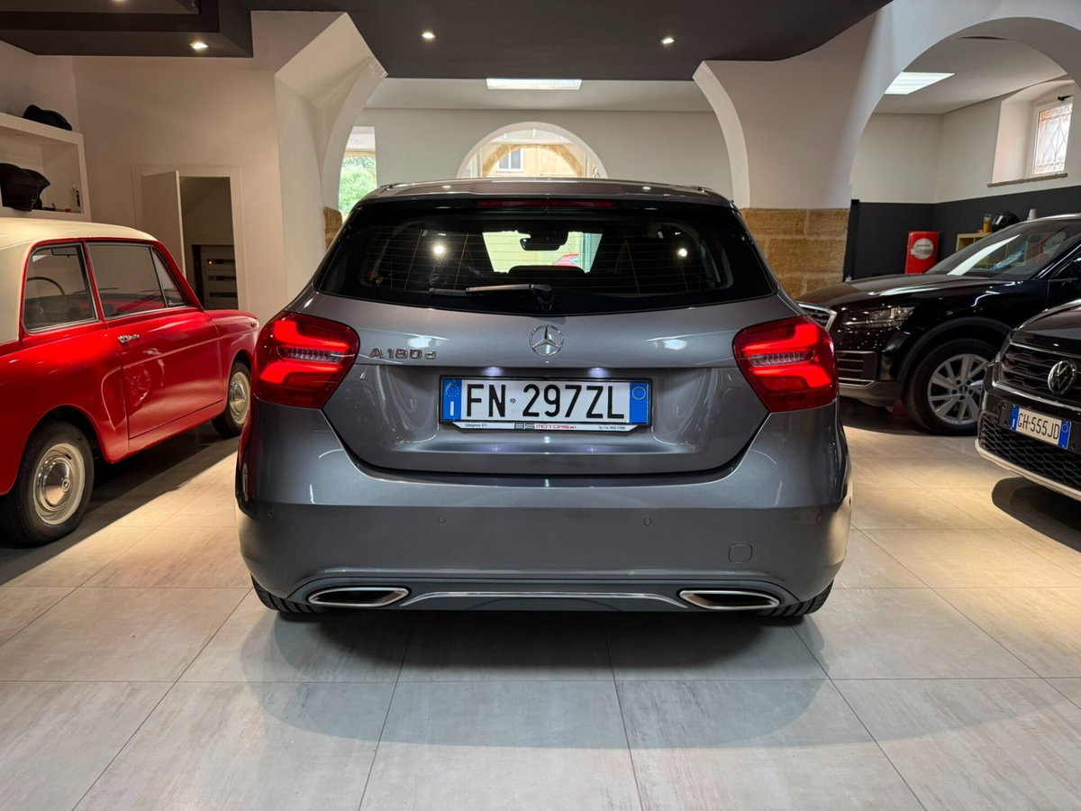 Mercedes-Benz Classe A 180 d Automatic Premium (6)