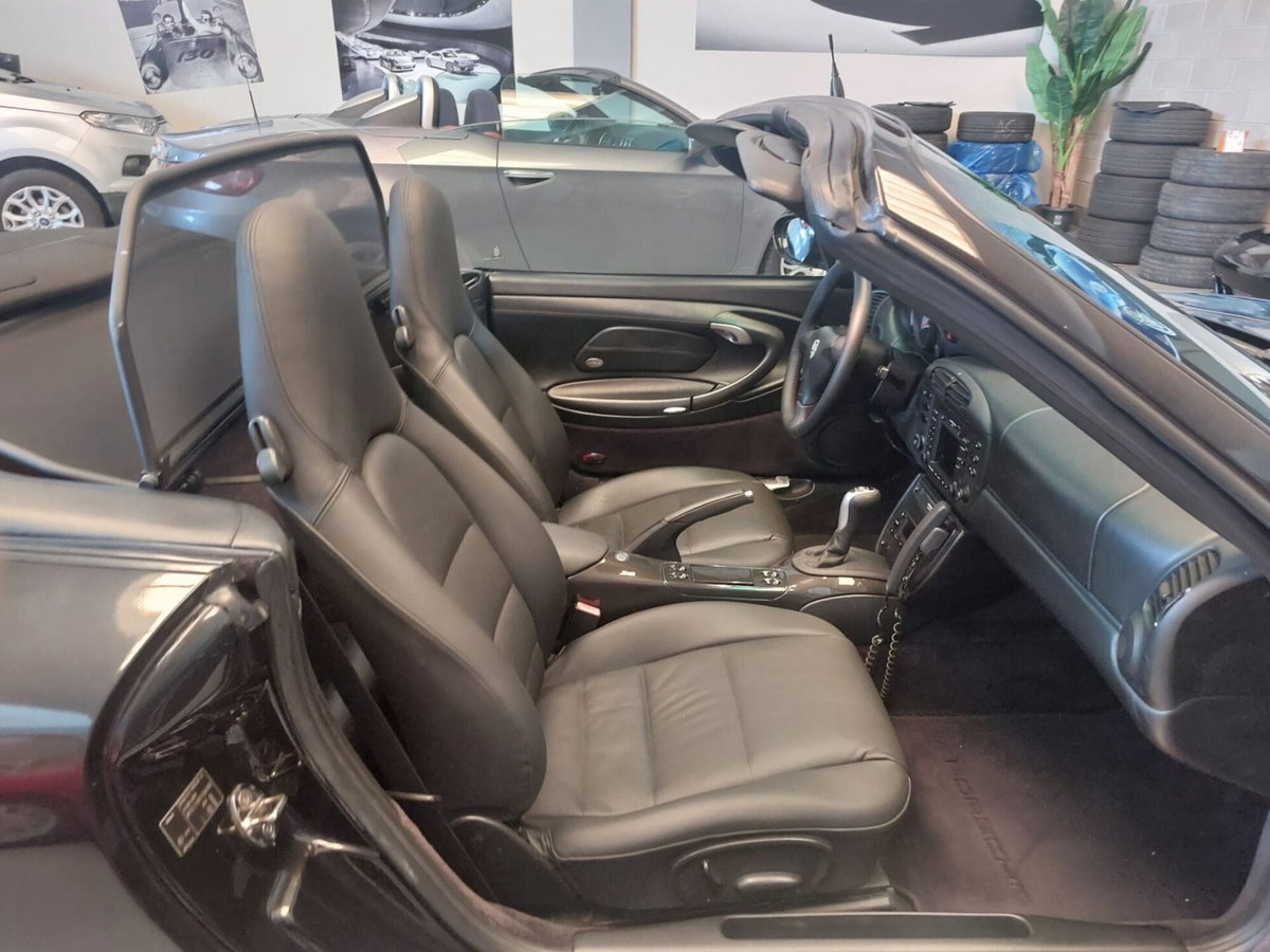 Porsche 911 Cabrio Carrera 4 cat (14)