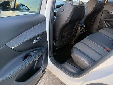 Peugeot 3008 BlueHDi 130 S&S EAT8 Allure Pack (12)