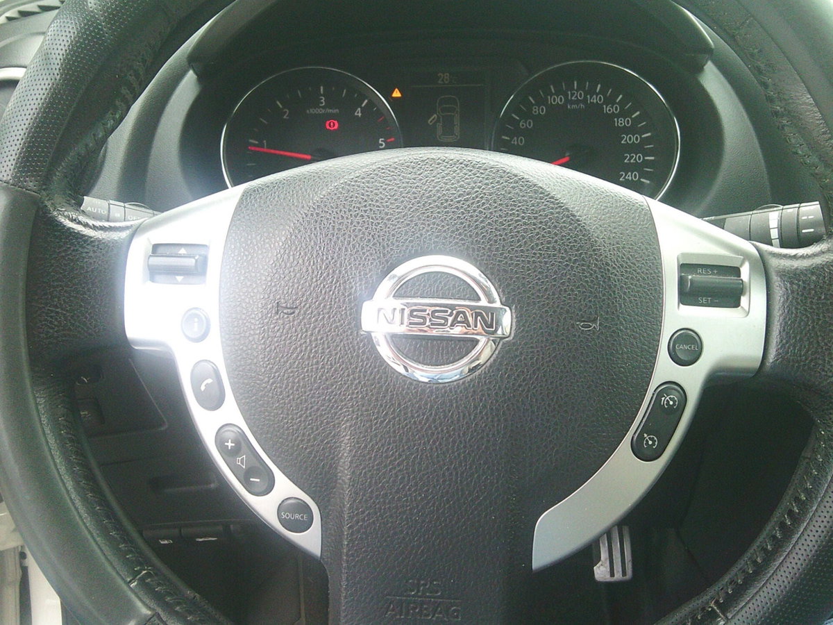 Nissan Qashqai 1.5 dCi Tekna (13)
