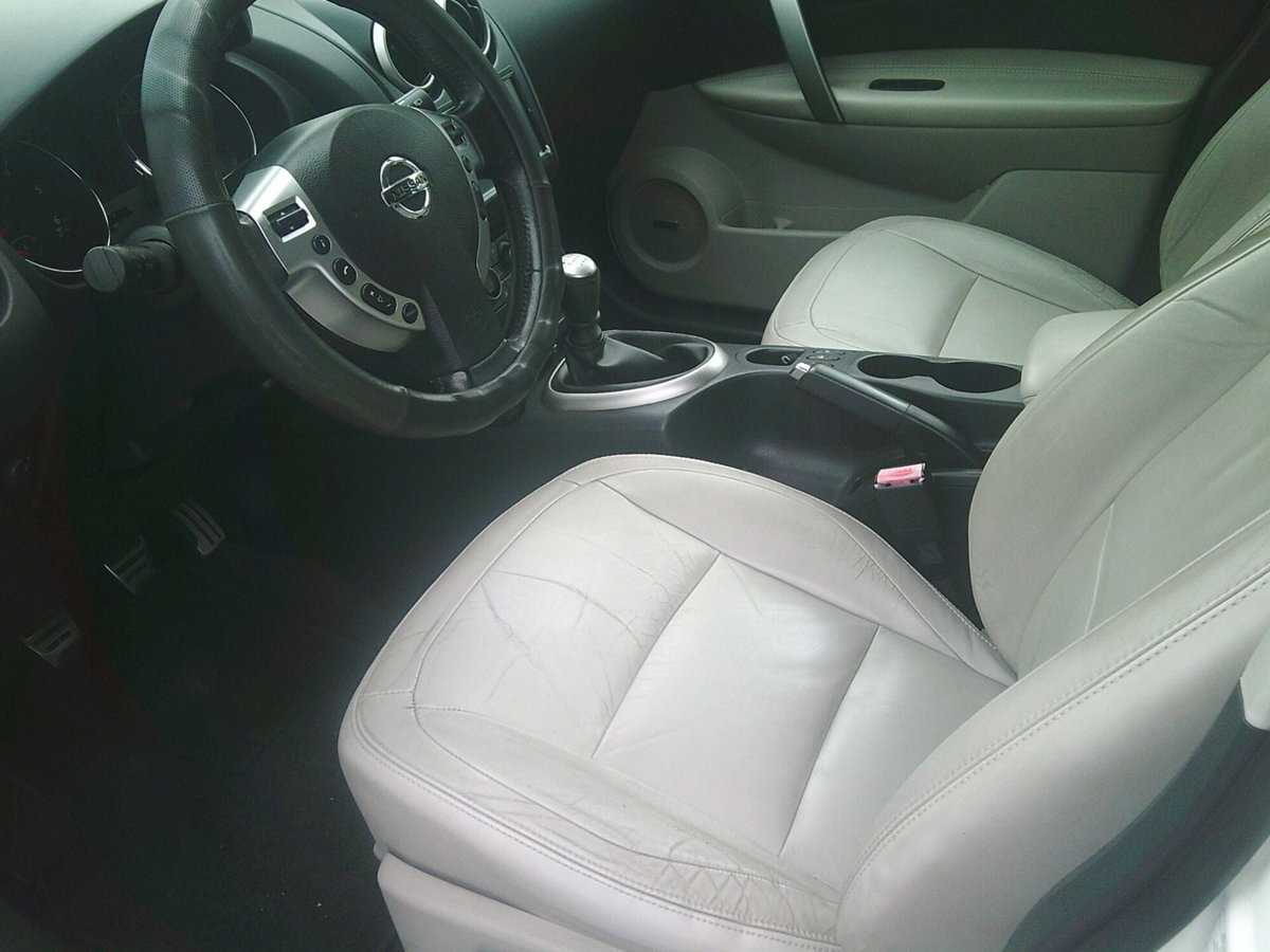 Nissan Qashqai 1.5 dCi Tekna (8)