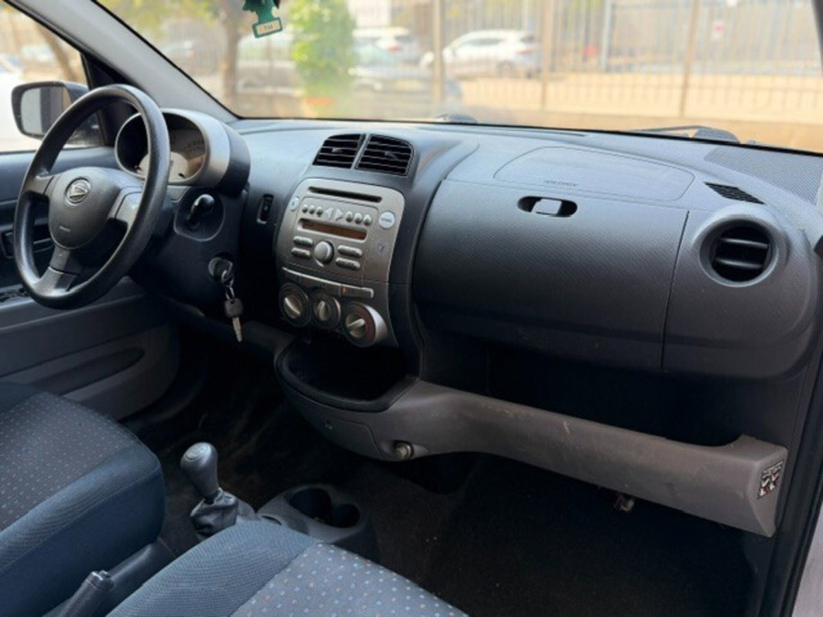 Daihatsu Sirion 1.0 Hiro Green Powered (14)