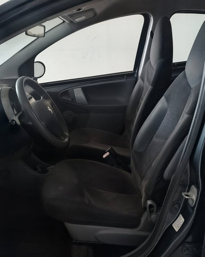 Peugeot 107 HDi 5p. Sweet Years (11)