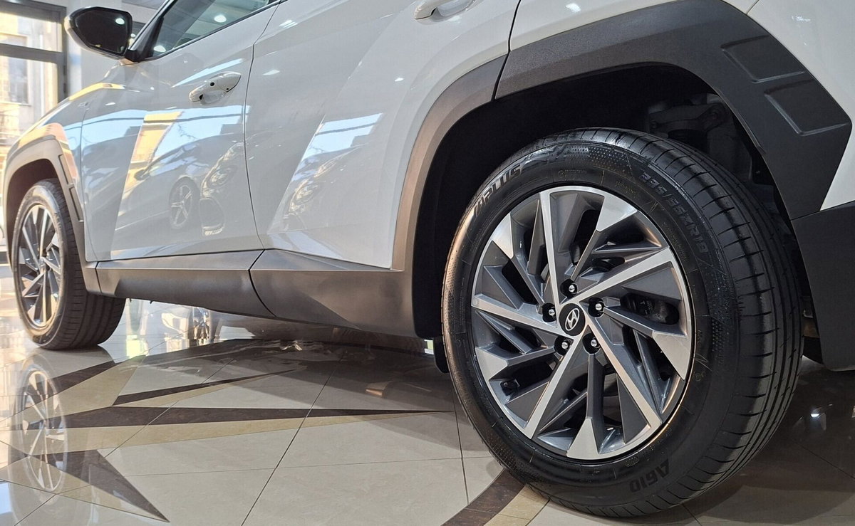 Hyundai Tucson 1.6 crdi 48V Xline 2wd imt (9)