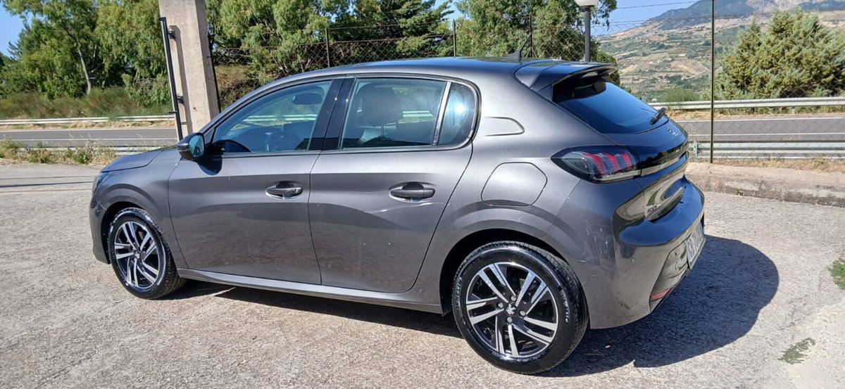 Peugeot 208 BlueHDi 100 Stop&Start 5 porte Allure (4)
